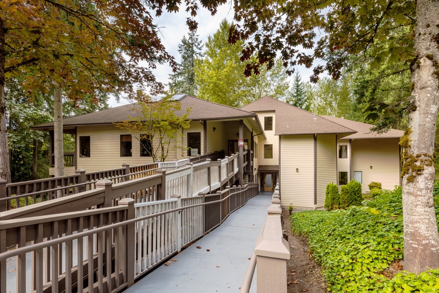 3805 108th Ave NE, Bellevue, WA à louer - Photo du bâtiment - Image 1 de 6