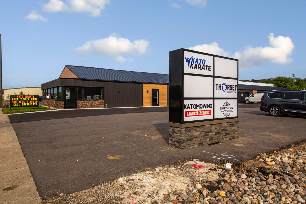 1215 N Riverfront Dr, Mankato, MN for lease Building Photo- Image 1 of 11