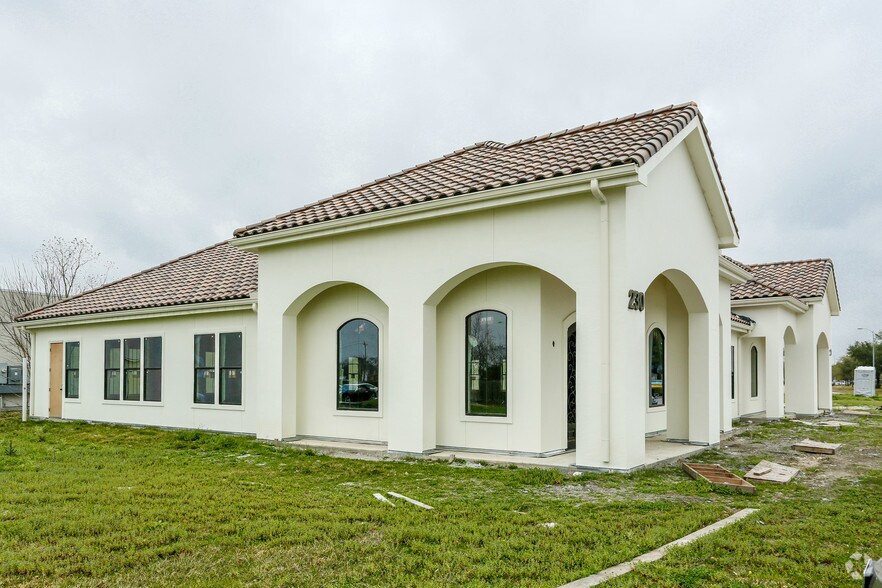 220 E Medical Center Blvd, Webster, TX à vendre - Photo du bâtiment - Image 2 de 4