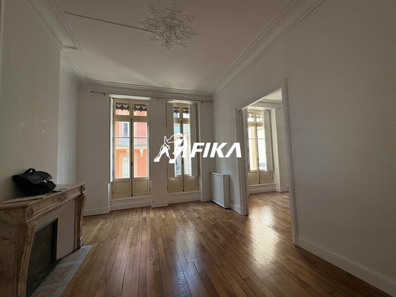 22 Rue Croix Baragnon, Toulouse for lease - Interior Photo - Image 3 of 13