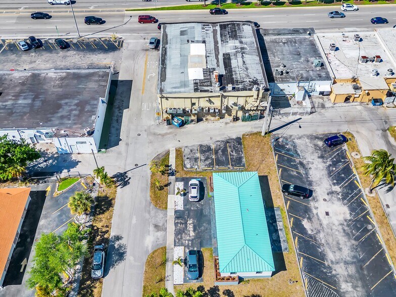 1224 NE 163rd St, North Miami Beach, FL à vendre - Photo du bâtiment - Image 2 de 30
