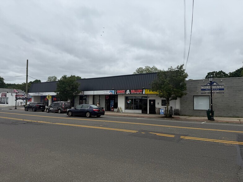 419-437 Hawkins Ave, Ronkonkoma, NY à vendre - Photo du bâtiment - Image 2 de 16
