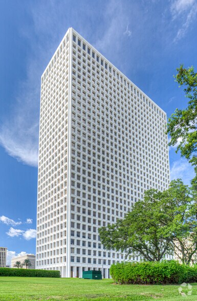 5 Greenway Plz, Houston, TX à louer - Photo du bâtiment - Image 2 de 4