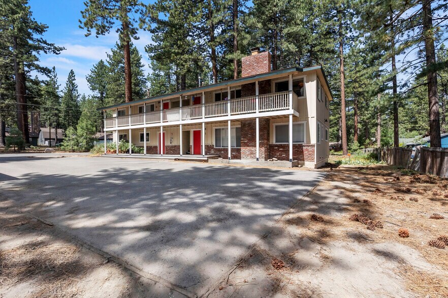 673 James Ave, South Lake Tahoe, CA à vendre - Photo du bâtiment - Image 1 de 31