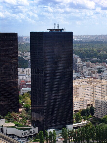102 Terrasse Boieldieu, Puteaux à louer - Photo du bâtiment - Image 2 de 22