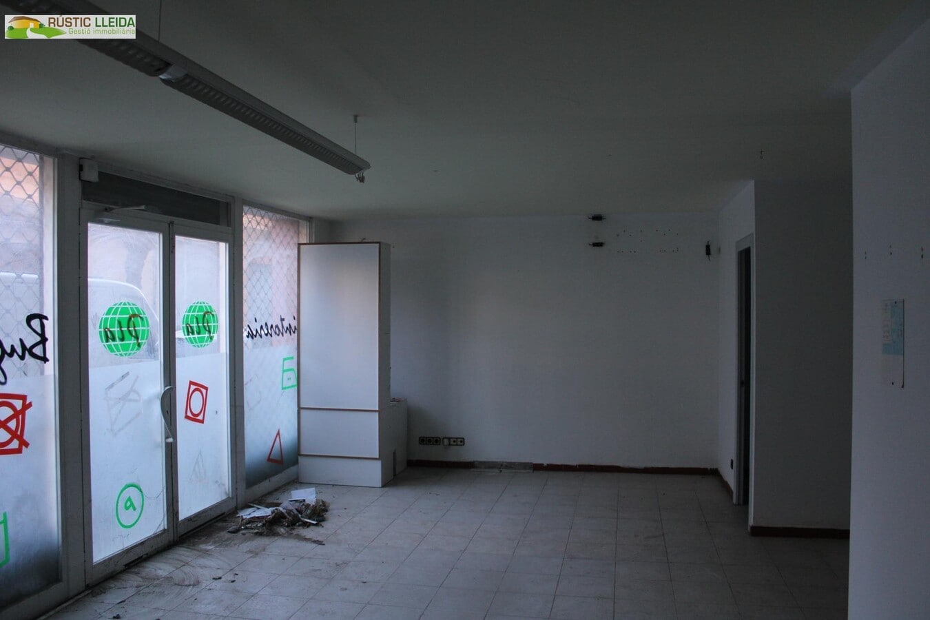 Tàrrega, LER 25300 - Unit 01 - - Interior Photo - Image 1 of 11