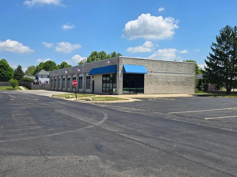 1500 E Algonquin Rd, Algonquin, IL for lease - Building Photo - Image 1 of 26