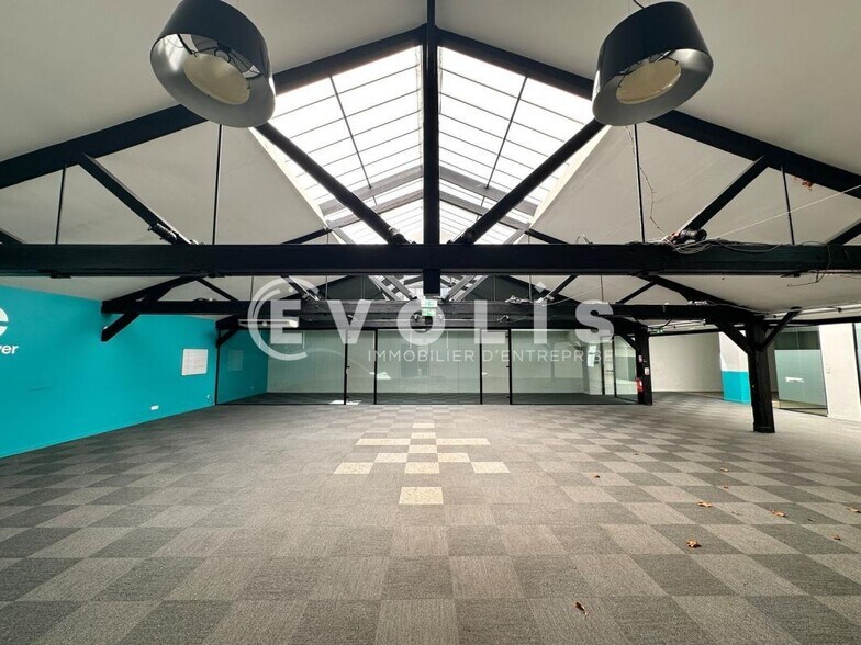 Bureau dans Montrouge à louer - Photo du bâtiment - Image 3 de 48