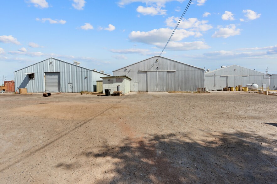 220 E Commercial Ave, El Centro, CA à louer - Photo du bâtiment - Image 1 de 22