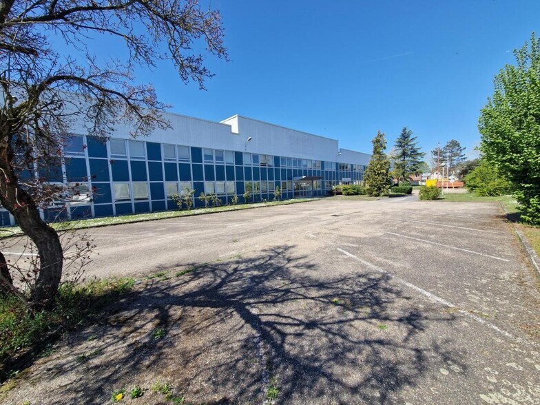 Industrial in SAINT-OUEN-L'AUMONE for lease - Building Photo - Image 3 of 14