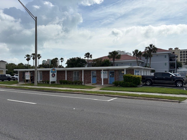 1123-1131 3rd St N, Jacksonville Beach, FL for sale Interior Photo- Image 1 of 9