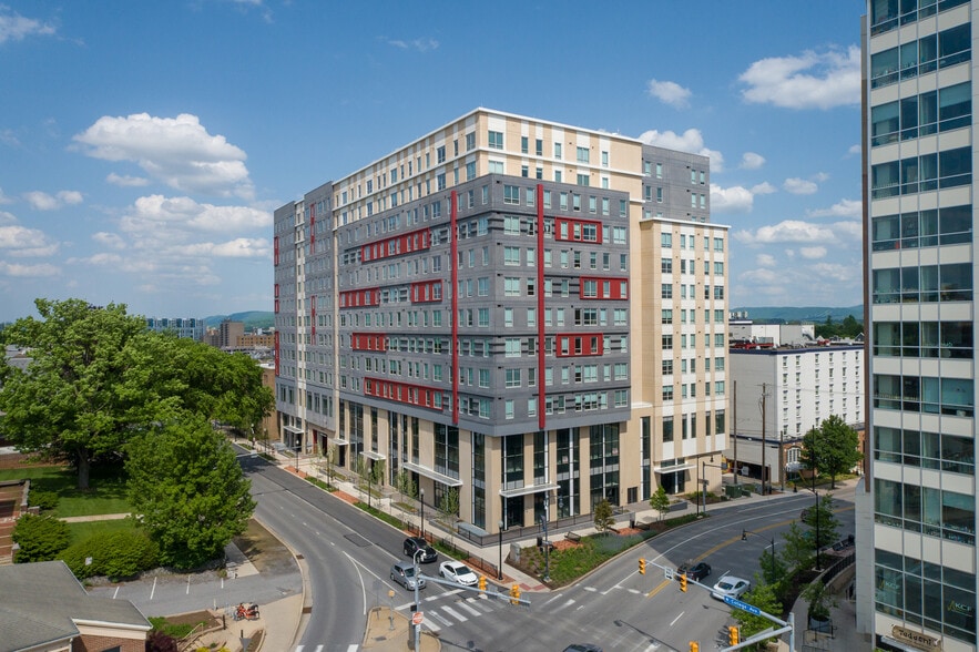 338 W College Ave, State College, PA for lease - Building Photo - Image 1 of 19