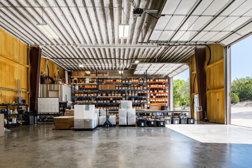 4402 Weletka Dr, Austin, TX à louer - Photo du bâtiment - Image 2 de 7