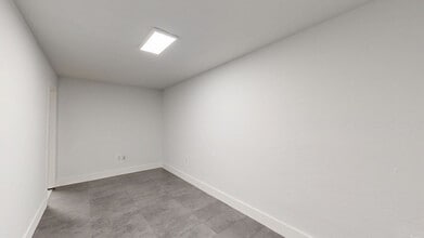 1612-1646 W 31st Pl, Hialeah, FL for lease Matterport 3D Scan- Image 1 of 6