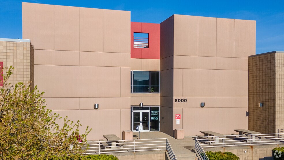 8000 Five Mile Rd, Cincinnati, OH à louer - Photo du bâtiment - Image 2 de 4