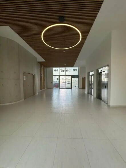 Bureau dans Montpellier à louer - Hall d’entrée - Image 3 de 11