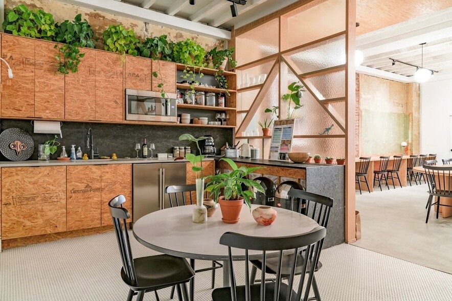 786 Knickerbocker Ave, Brooklyn, NY for lease - Interior Photo - Image 2 of 5