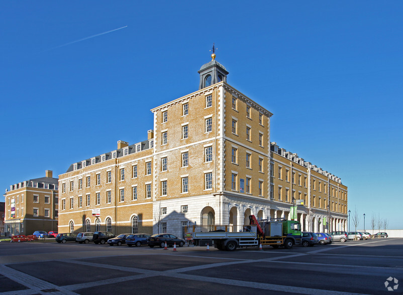 Queen Mother Sq, Dorchester à louer - Photo principale - Image 1 de 4