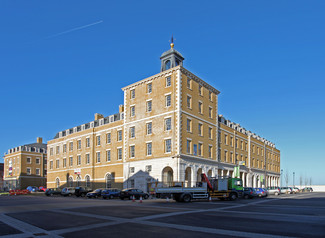 Plus de détails pour Queen Mother Sq, Dorchester - Bureau à louer