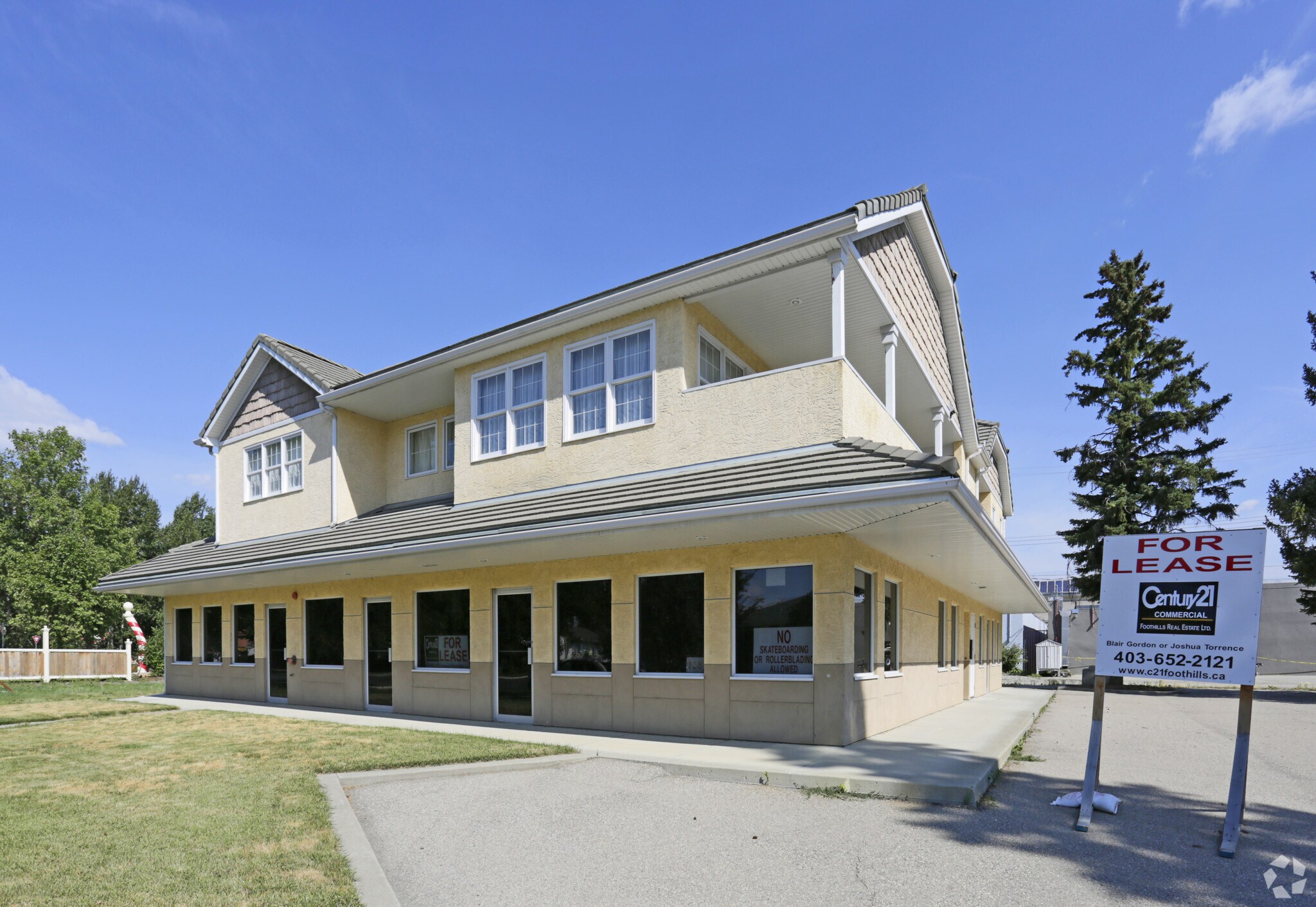 138 6 Av SW, High River, AB à vendre Photo principale- Image 1 de 1