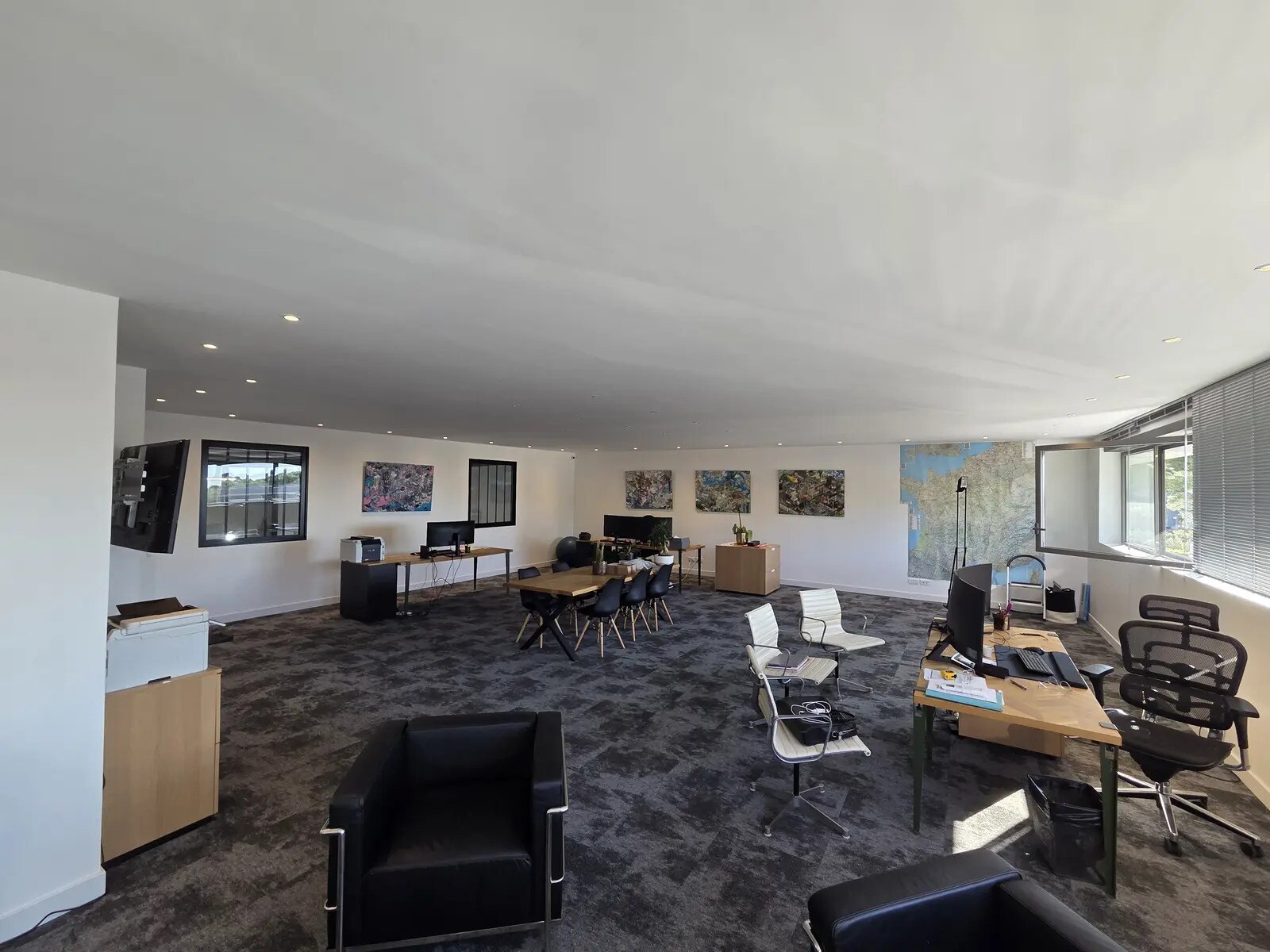 564 Avenue Des Rosiers, La Ciotat for lease Interior Photo- Image 1 of 6