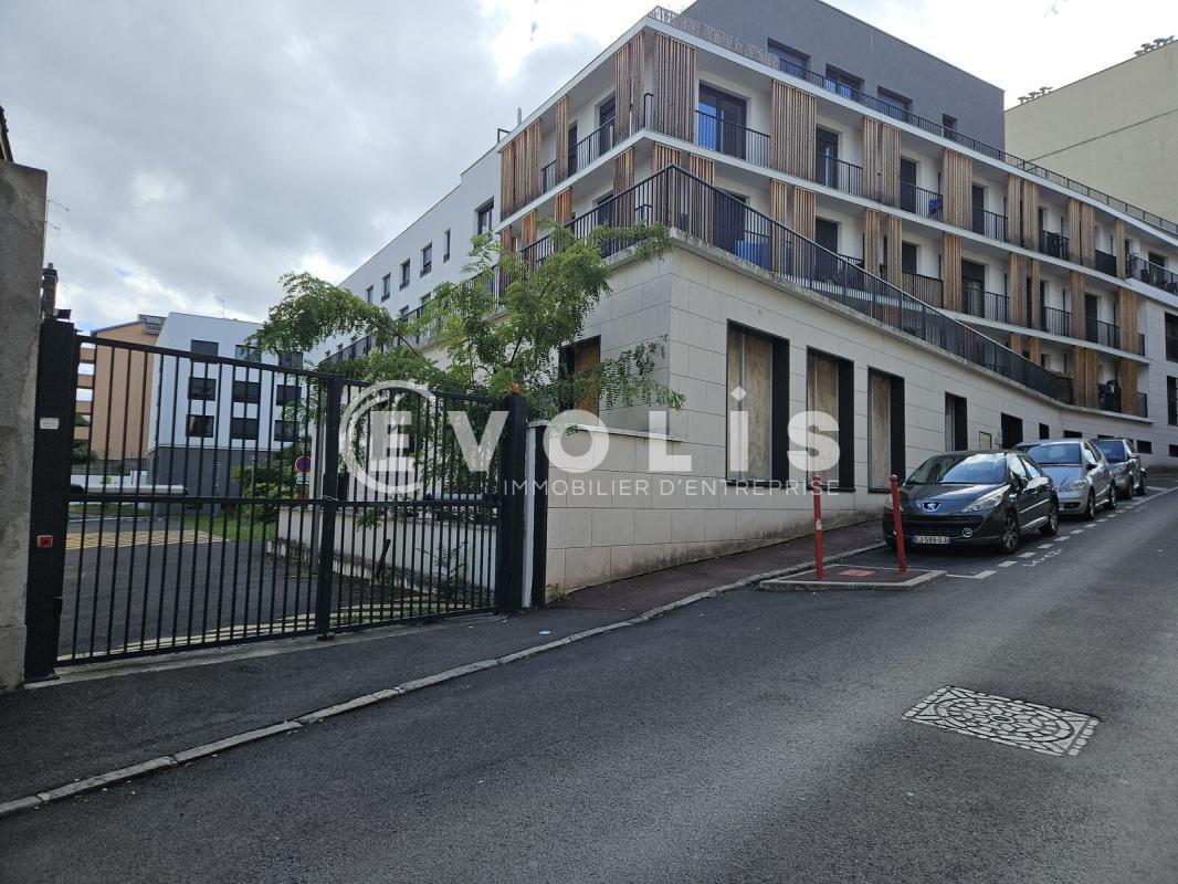Flex dans Vanves à louer Photo du bâtiment- Image 1 de 15