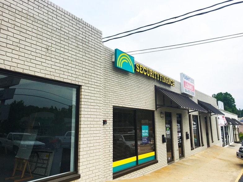 6932 Calhoun Memorial Hwy, Easley, SC à louer - Photo du bâtiment - Image 2 de 4