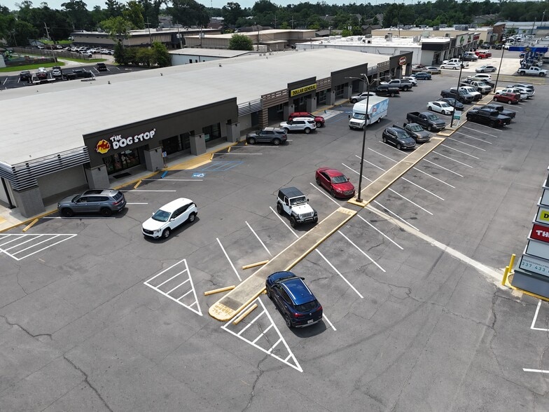 3529 Ryan St, Lake Charles, LA for lease - Building Photo - Image 1 of 2