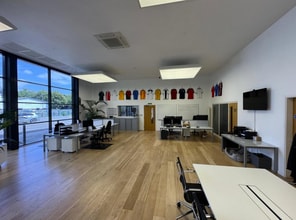 Fourth Av, Manchester for lease Interior Photo- Image 2 of 2