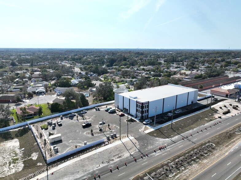 7728 Ridge Rd, Port Richey, FL à vendre - Photo du bâtiment - Image 2 de 20