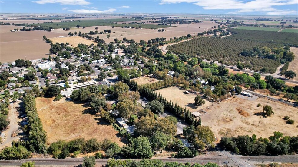 14420 Casa Linda Ln, Woodland, CA for sale - Aerial - Image 1 of 9