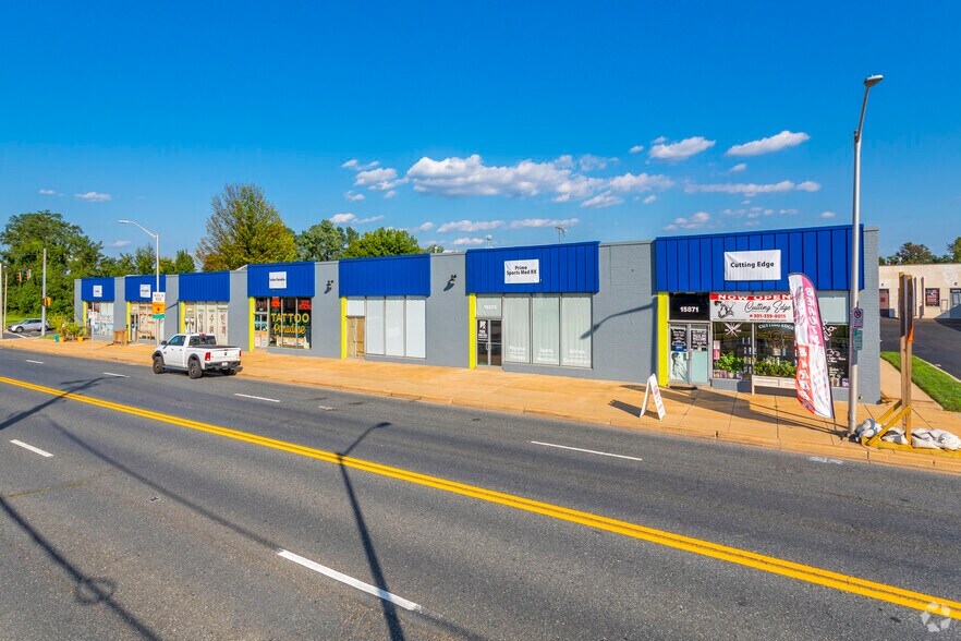 15871-15883 Redland Rd, Rockville, MD à louer - Photo du bâtiment - Image 2 de 5