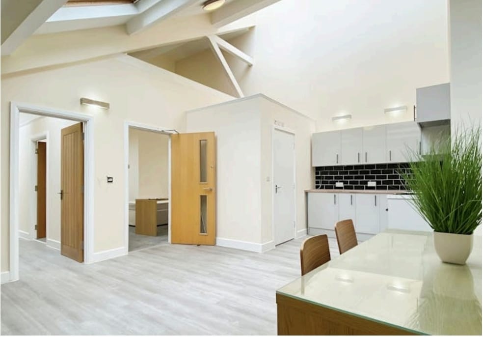 18 Oxford Rd, Reading, BKS RG1 7LB - Unité Office -  - Photo intérieure - Image 2 of 12