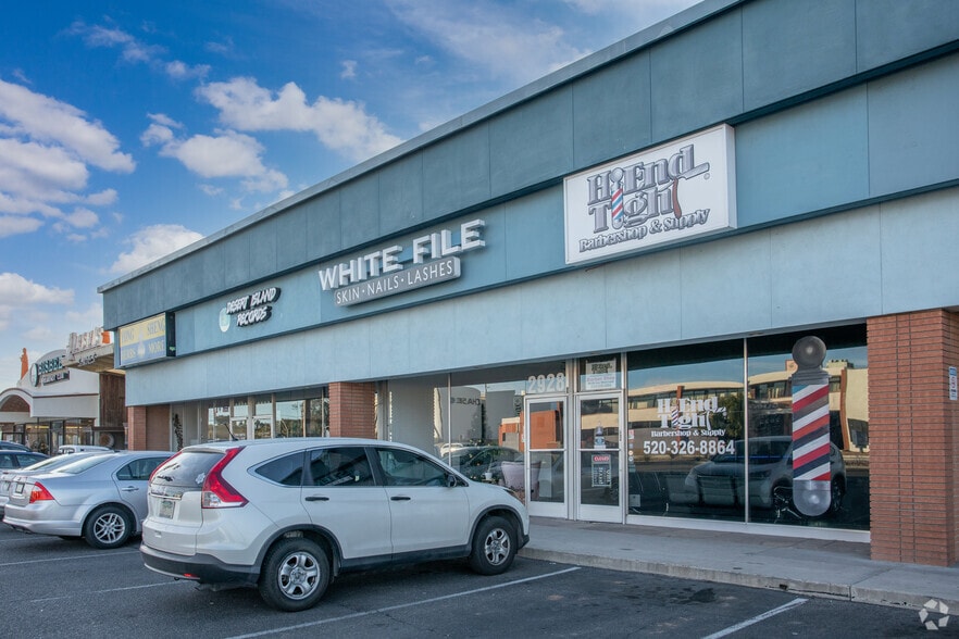2920-2932 E Broadway Blvd, Tucson, AZ for lease - Building Photo - Image 2 of 3