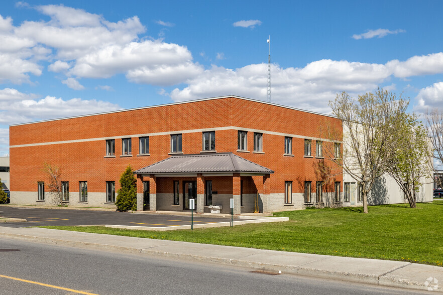 4797 Ch De La Savane, Longueuil, QC for lease - Building Photo - Image 1 of 2