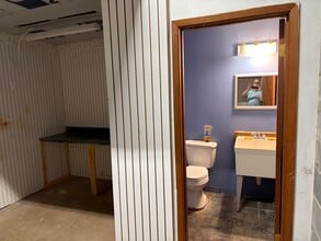 535 Indian Trail Rd, Norcross, GA for lease Interior Photo- Image 2 of 4