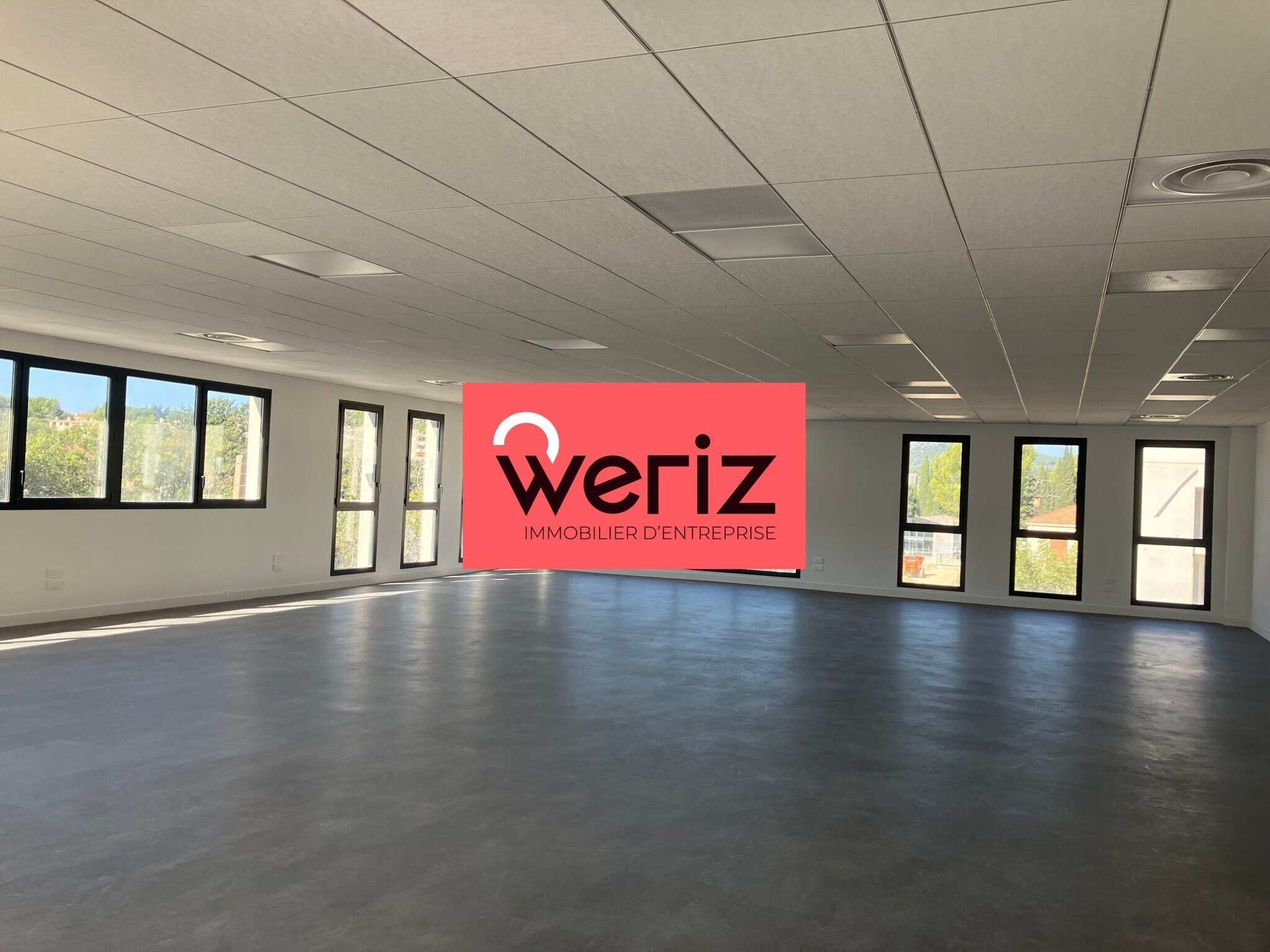 Office in Aubagne for lease Building Photo- Image 1 of 15