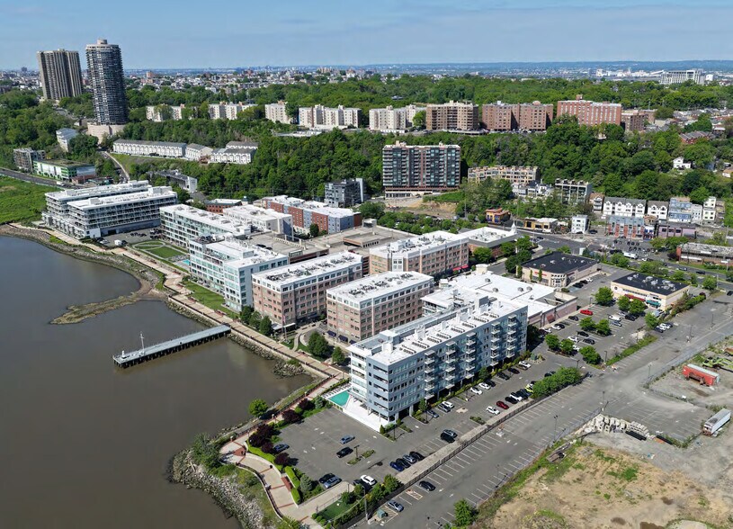 4 Main St, Edgewater, NJ for lease - Aerial - Image 3 of 3