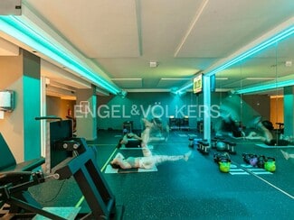 Plus de détails pour Multi-résidentiel à vendre