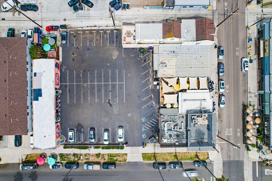 5022 Niagara Ave, San Diego, CA à vendre - Photo du bâtiment - Image 3 de 4