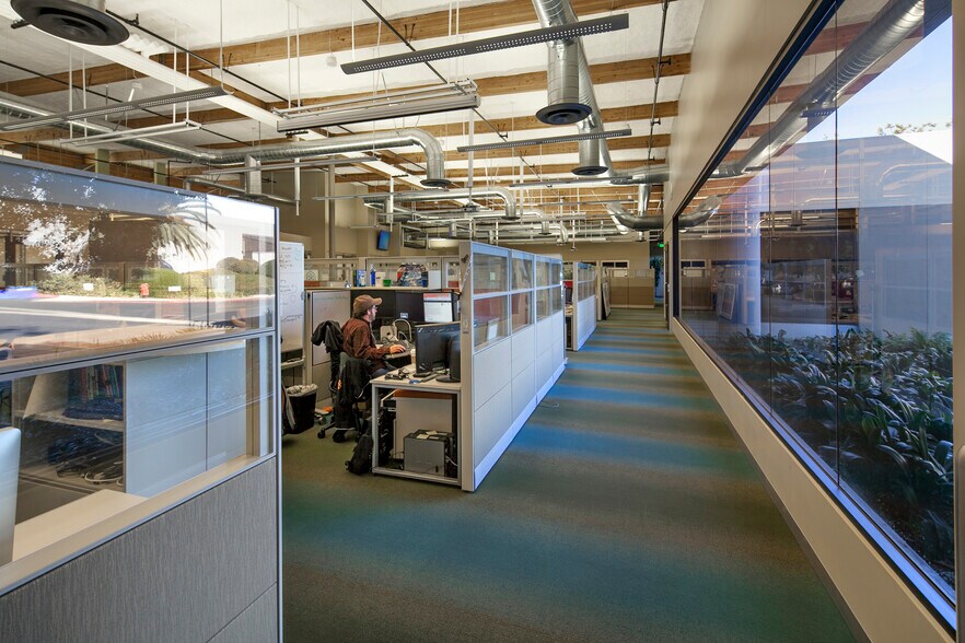 7402 Hollister Ave, Goleta, CA for lease - Building Photo - Image 2 of 6