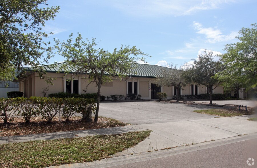 325 Scarlett Blvd, Oldsmar, FL à vendre - Photo du bâtiment - Image 2 de 24