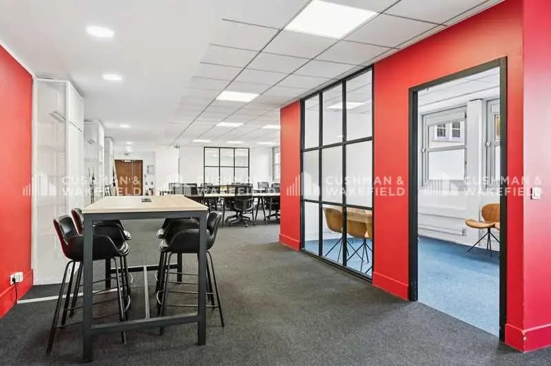 336-340 Rue Saint-Honoré, Paris for sale Interior Photo- Image 1 of 25