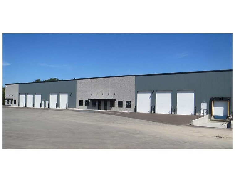 2701 Bridge St, Philadelphia, PA for lease - Building Photo - Image 1 of 2