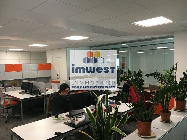 Office in Rennes for lease - Interior Photo - Image 2 of 12