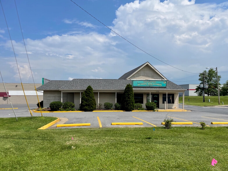 130-190 Delco Plz, Winchester, VA for lease - Building Photo - Image 3 of 12