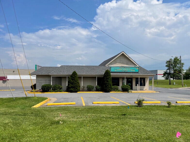 130-190 Delco Plz, Winchester, VA à louer - Photo du bâtiment - Image 3 de 12