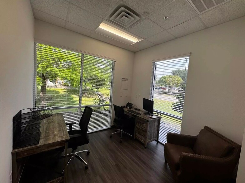 1201 Arista Dr, Rockwall, TX for lease - Interior Photo - Image 2 of 7