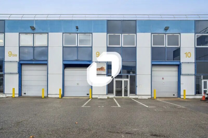 Flex in Vitry-sur-Seine for lease - Building Photo - Image 1 of 17