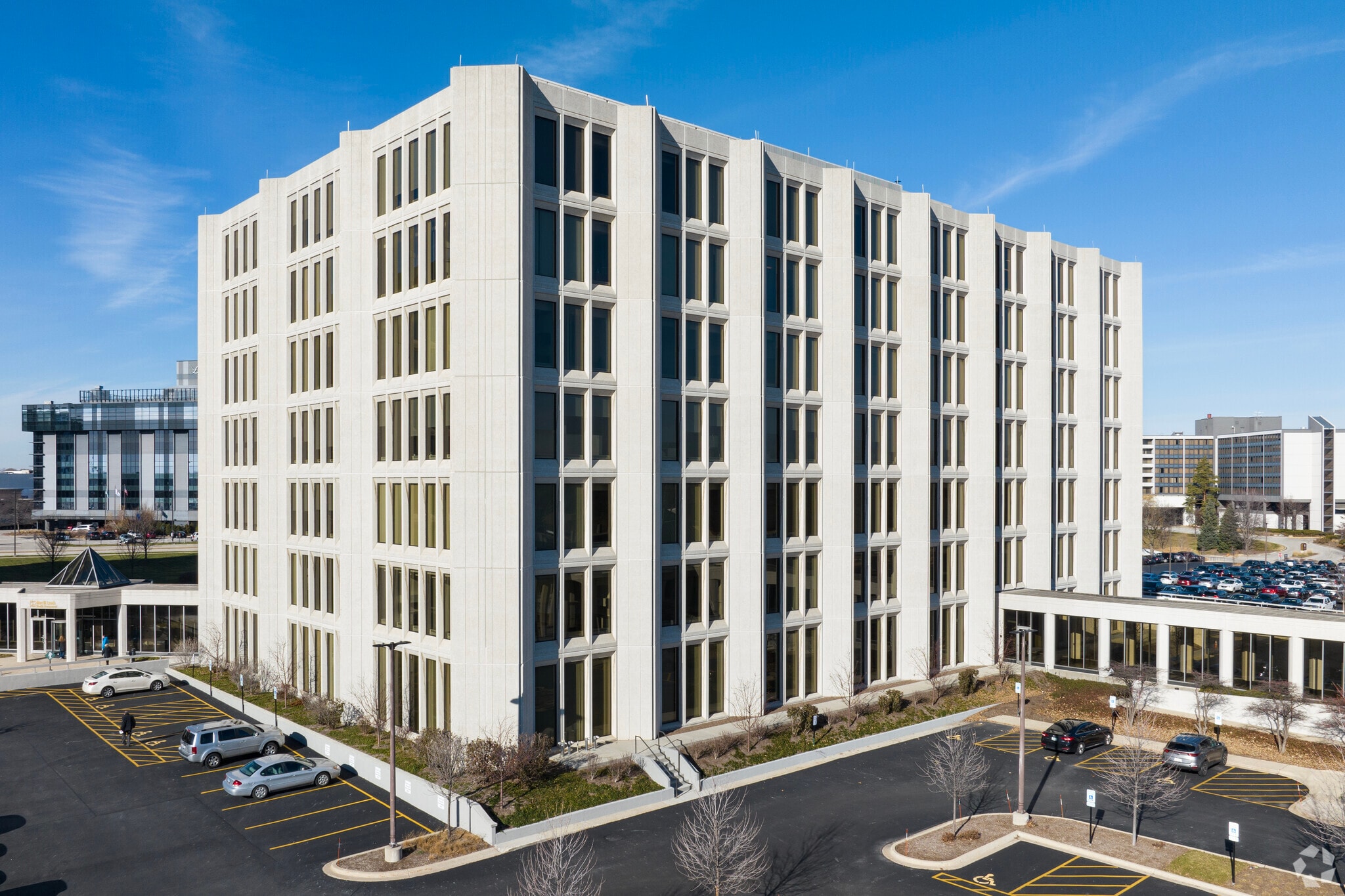 2015 Spring Rd, Oak Brook, IL for lease Primary Photo- Image 1 of 33